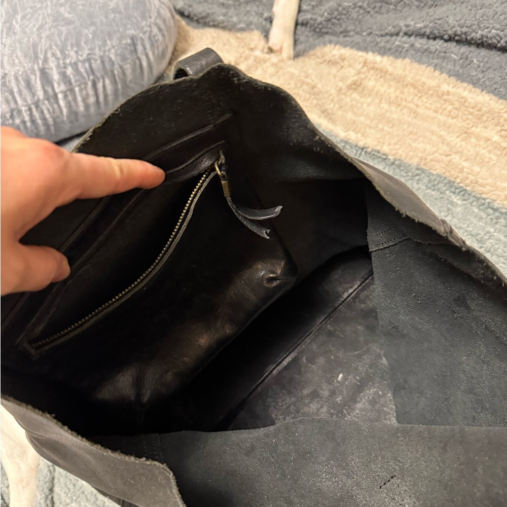 Madewell Black Leather Tote Bag - Picture 4 of 6